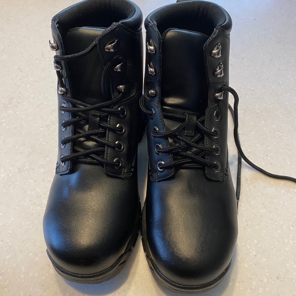 UNISEX STEEL TOES BOOTS BLACK.